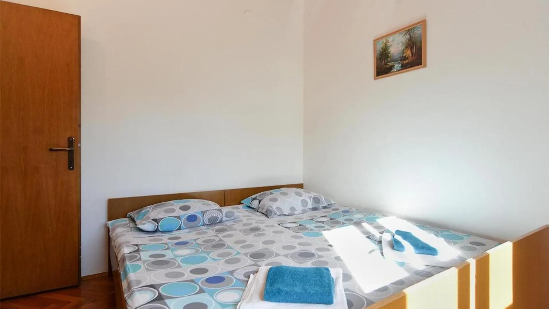Spacious Apartment In Peroj With Terrace