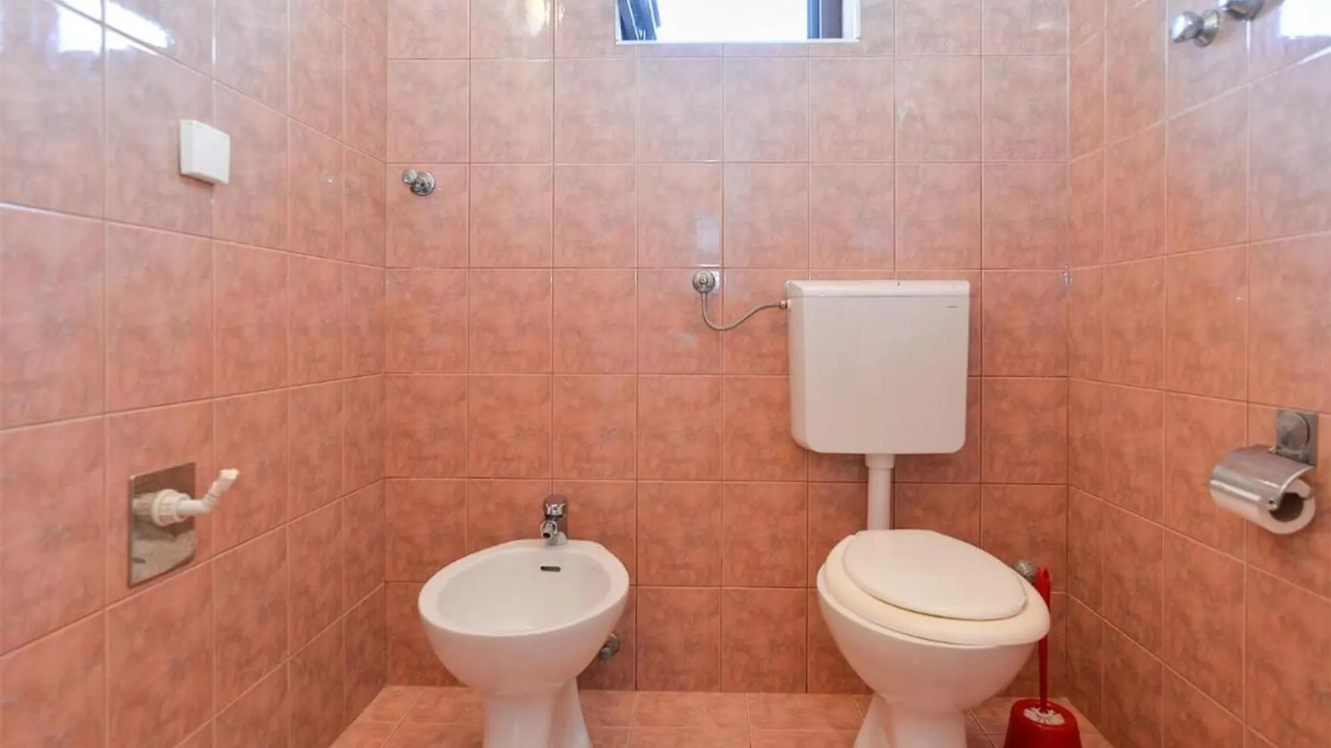 Spacious Apartment In Peroj With Terrace