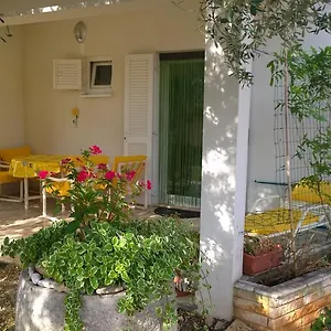 Free Parking Big Garden Peroj